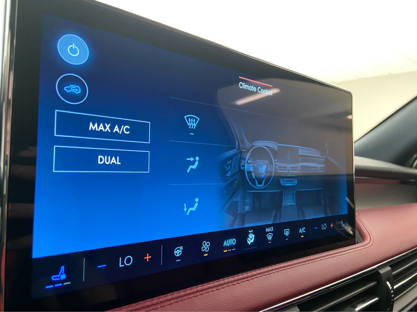 Used 2025 Lincoln Corsair Reserve w/ Jet Appearance Package image 29