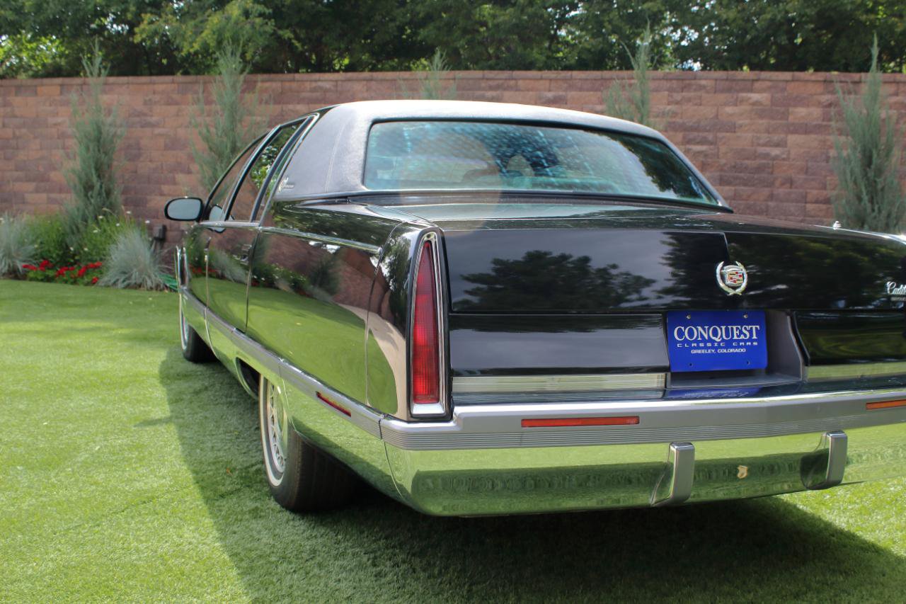 Used 1996 Cadillac Fleetwood Brougham RWD image 25