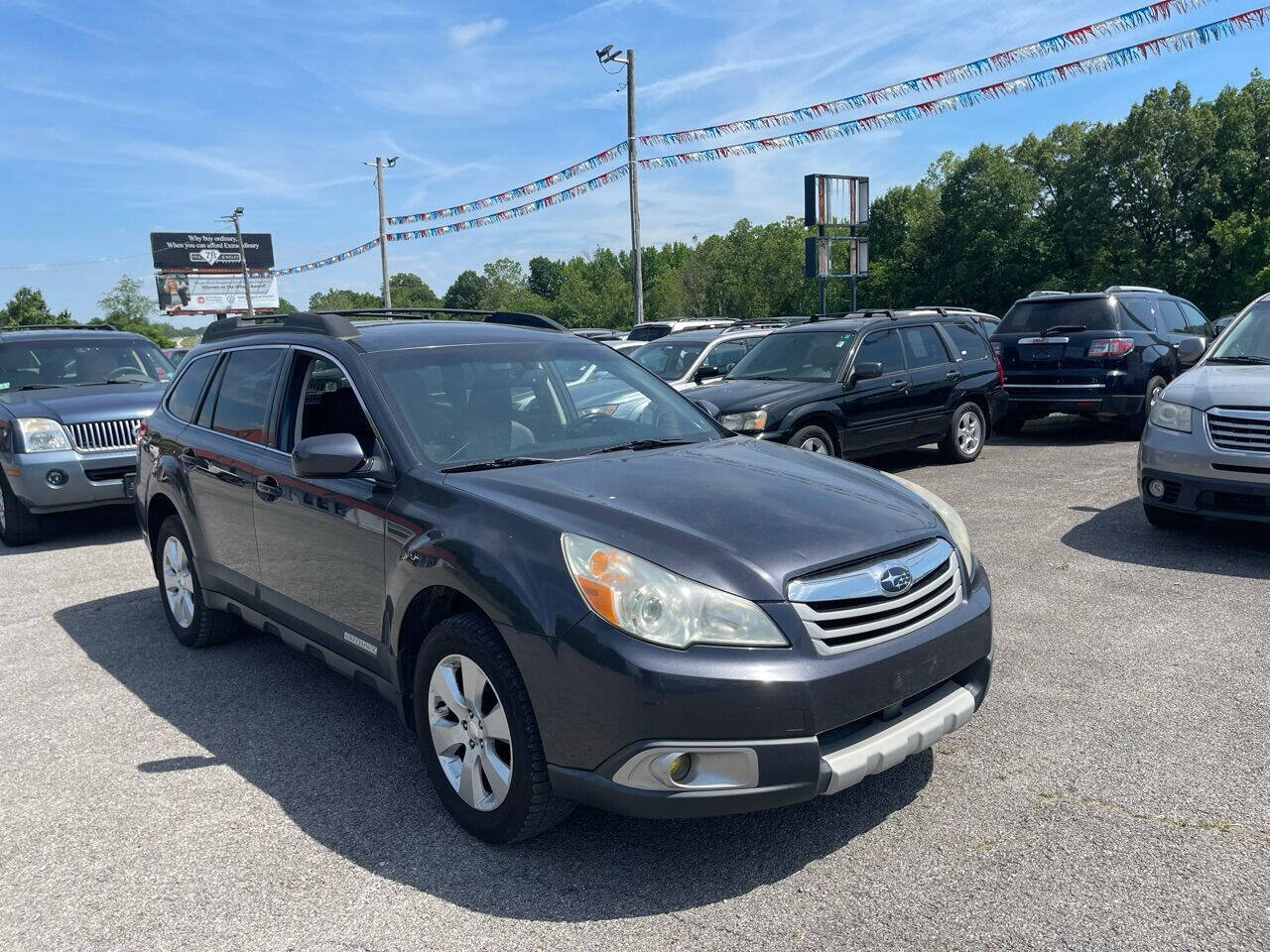 Used 2010 Subaru Outback 2.5i Limited AWD/4WD image 8
