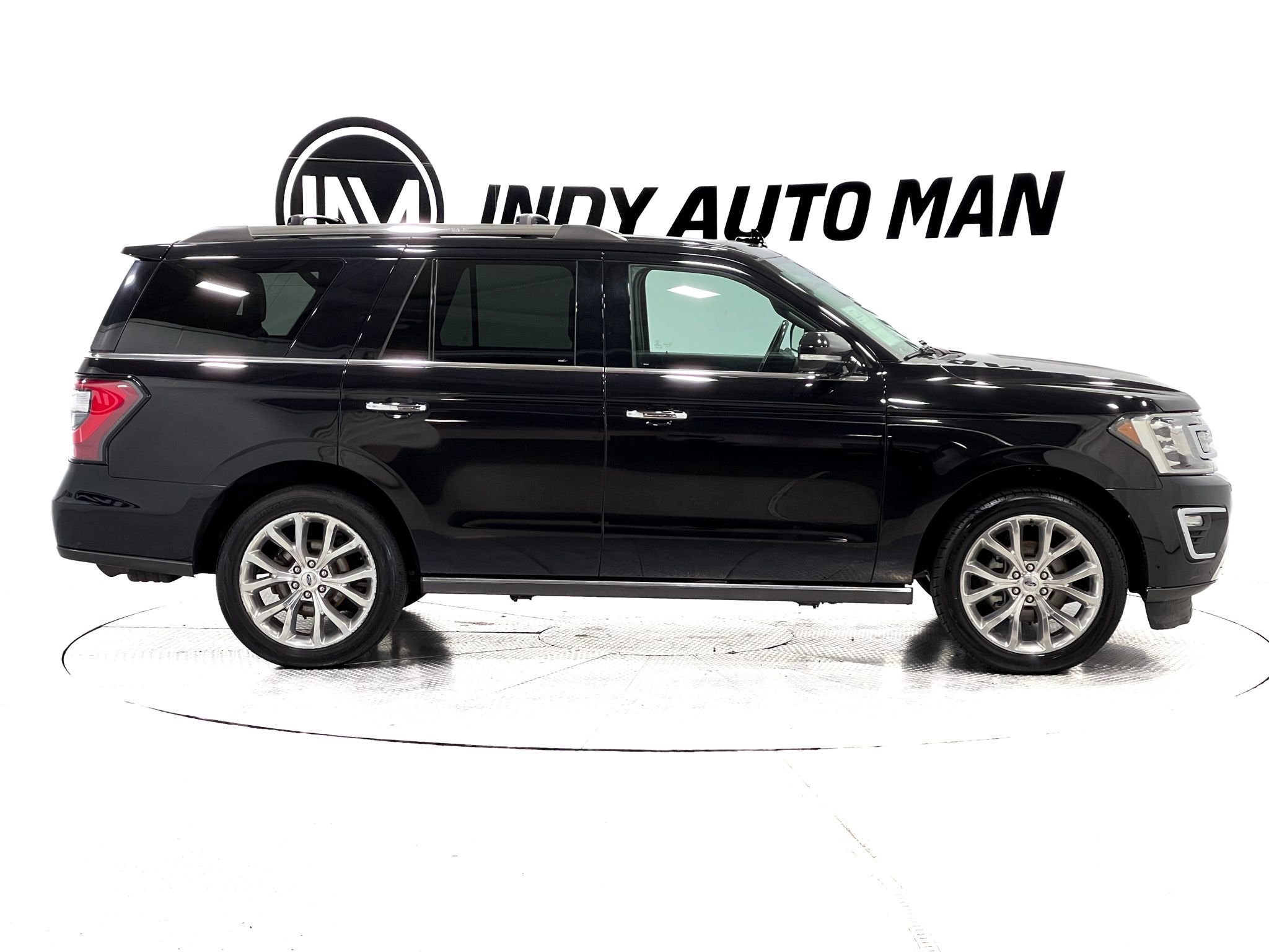 Used 2019 Ford Expedition Limited w/ Equipment Group 302A AWD/4WD image 3