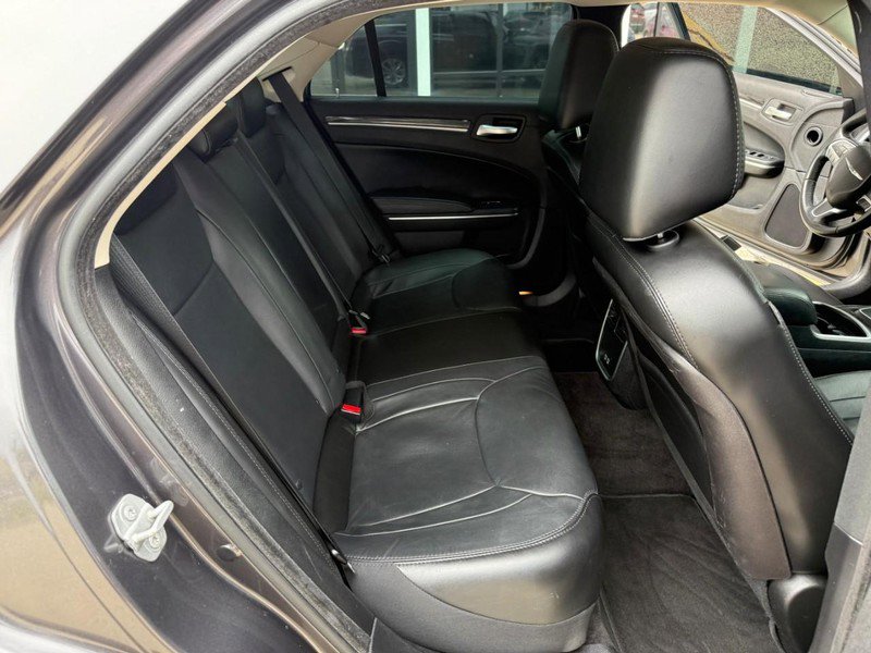 Used 2016 Chrysler 300 Limited image 14