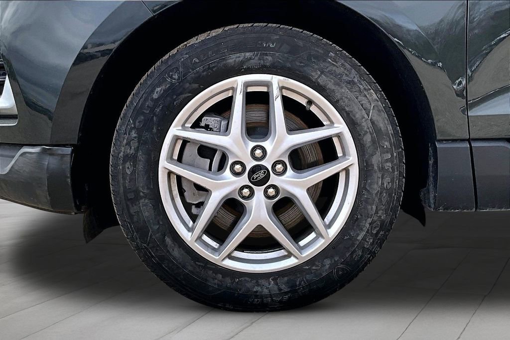 Used 2023 Ford Edge SEL image 9