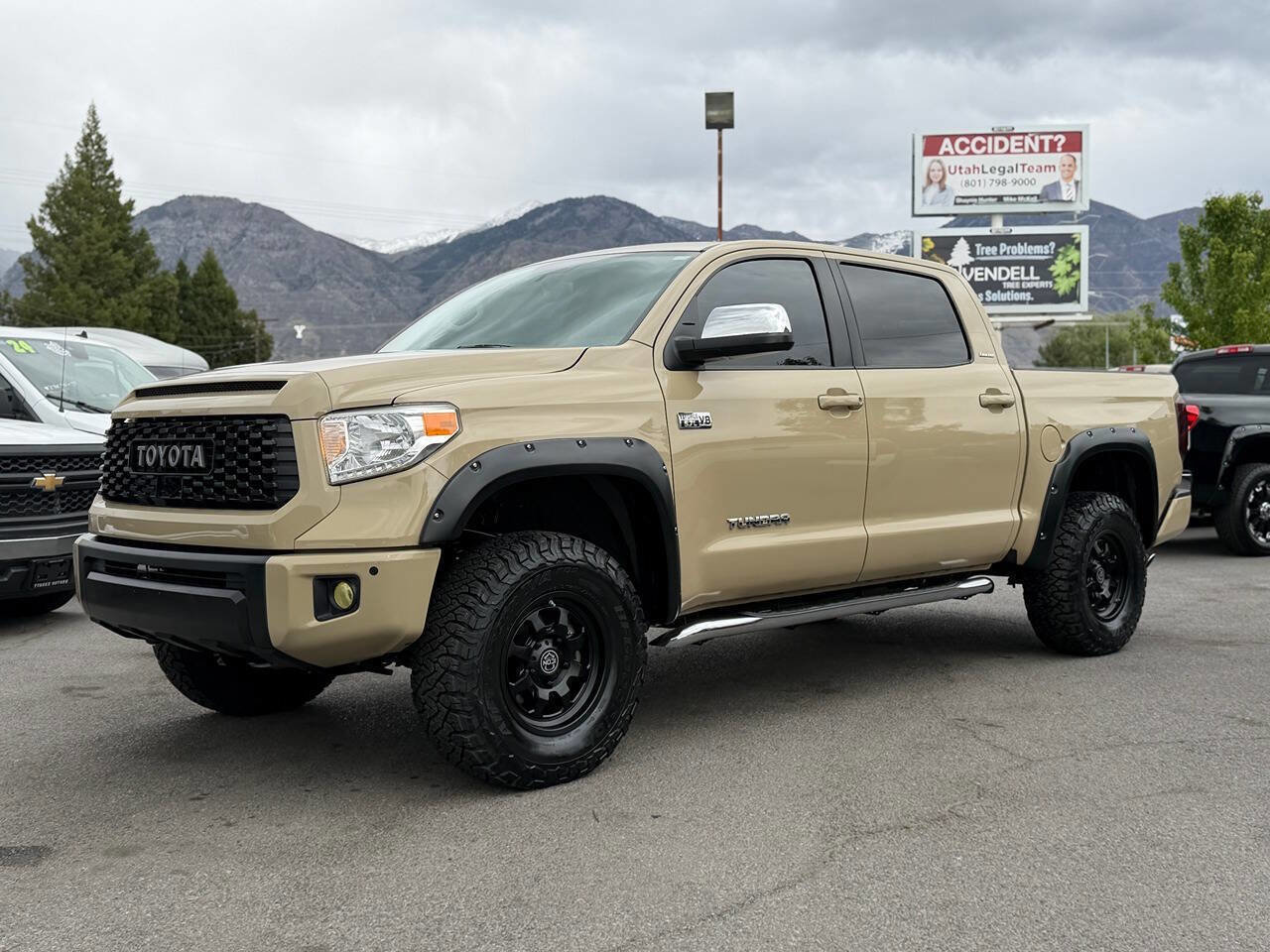 Used 2017 Toyota Tundra Limited w/ Limited Premium Package