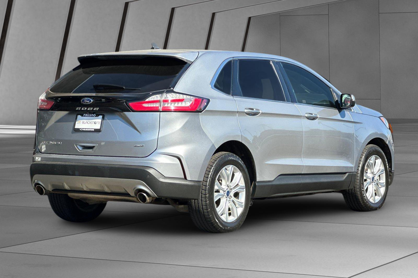 Used 2022 Ford Edge Titanium image 4