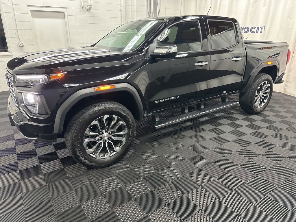 Used 2024 GMC Canyon Denali AWD/4WD image 5