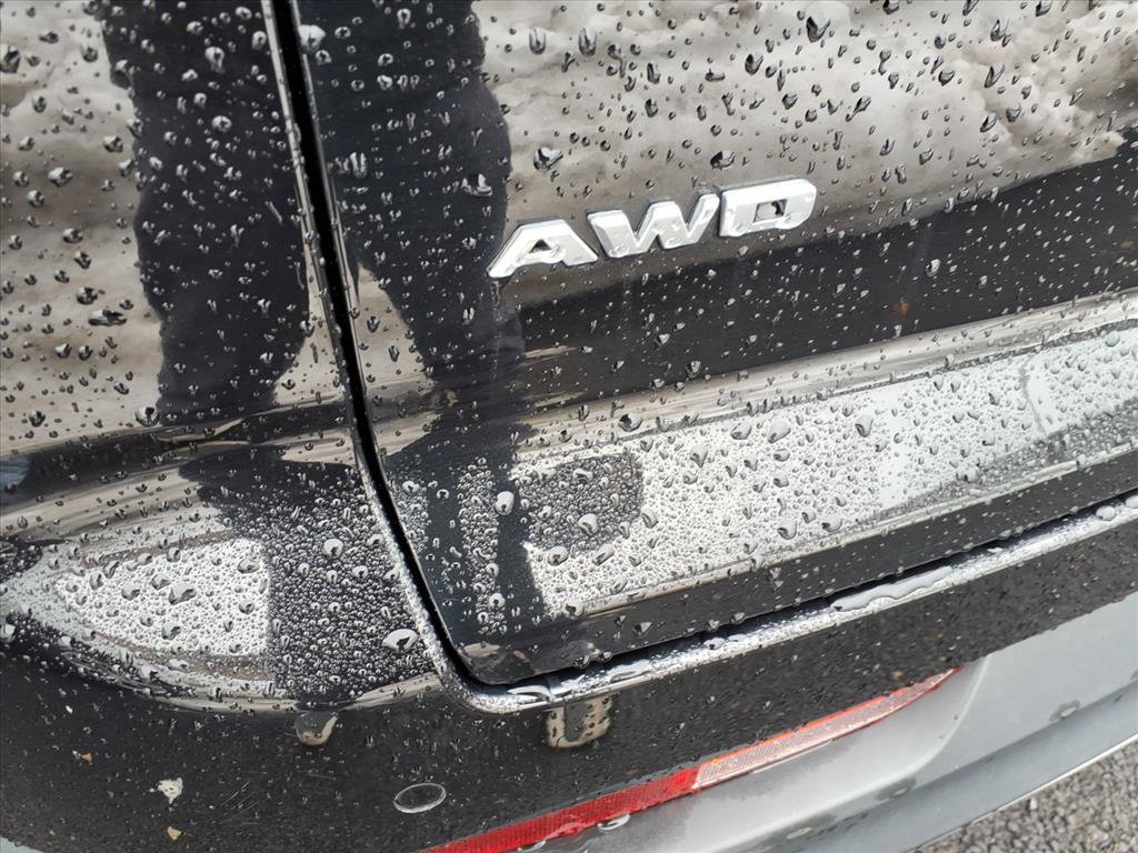 Used 2019 Cadillac XT4 Premium Luxury w/ Cold Weather Package image 9