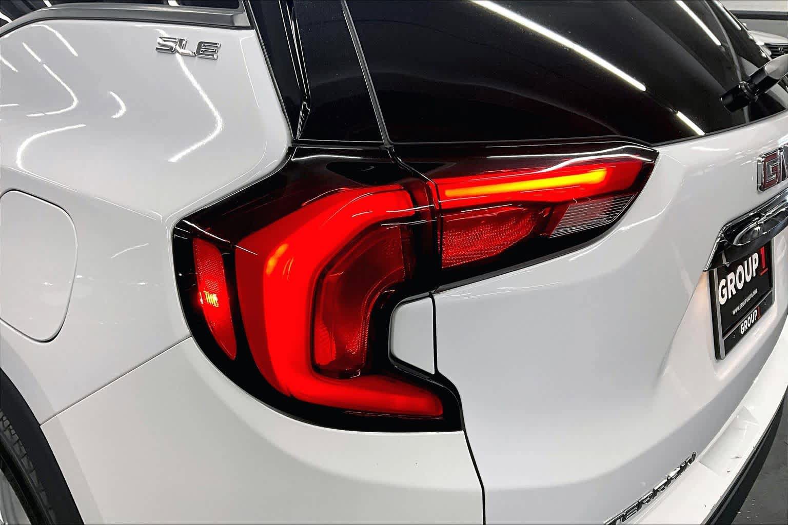 Used 2020 GMC Terrain SLE FWD image 28