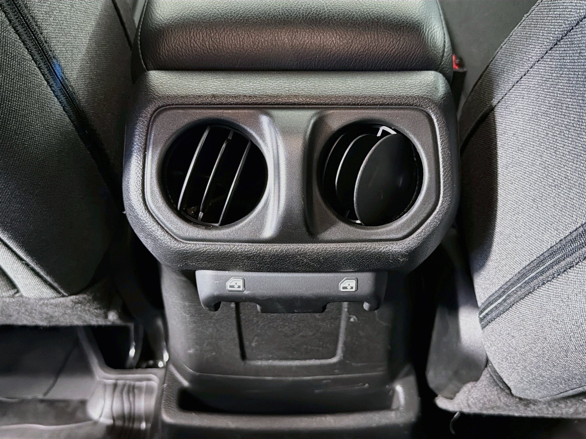 Used 2024 Jeep Wrangler Unlimited AWD/4WD image 27