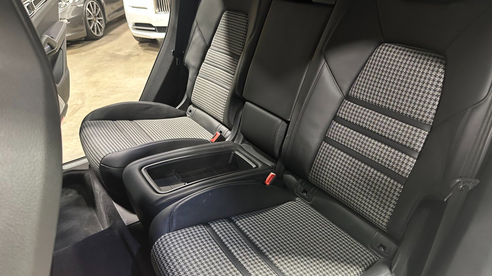 Used 2021 Porsche Cayenne Turbo S image 22