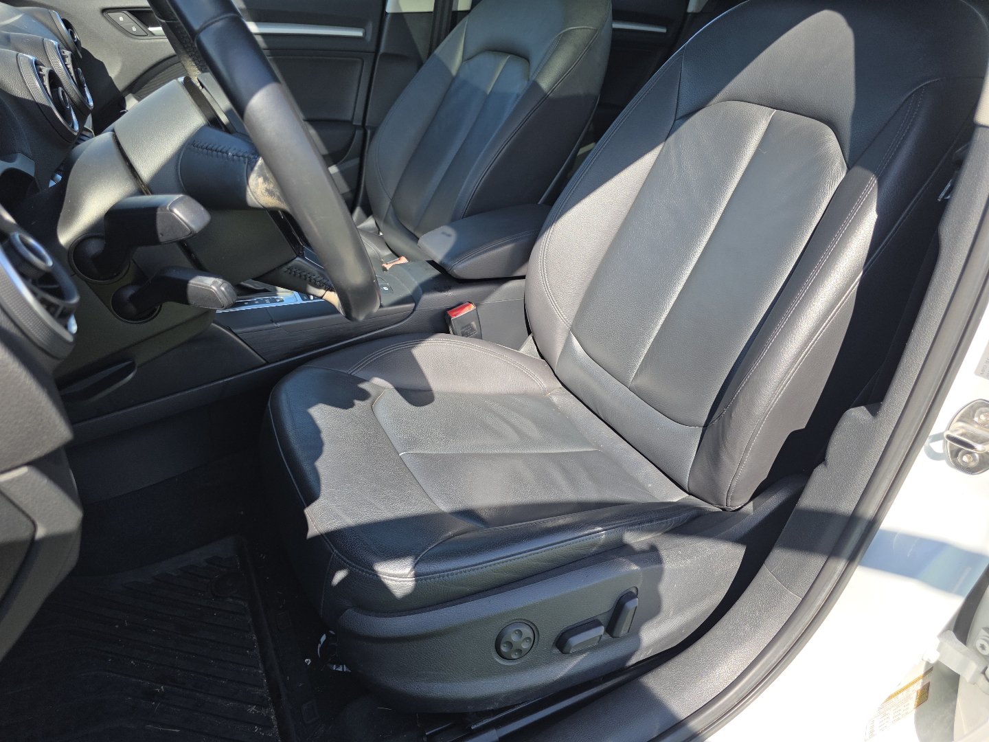 Used 2015 Audi A3 1.8T Premium w/ Cold Weather Package FWD image 21