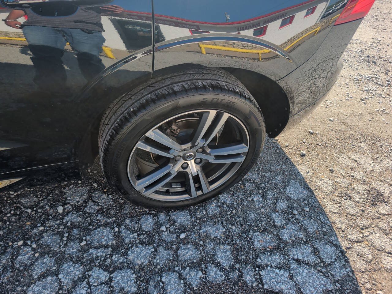 Used 2019 Volvo XC60 T5 Momentum w/ Premium Package AWD/4WD image 25