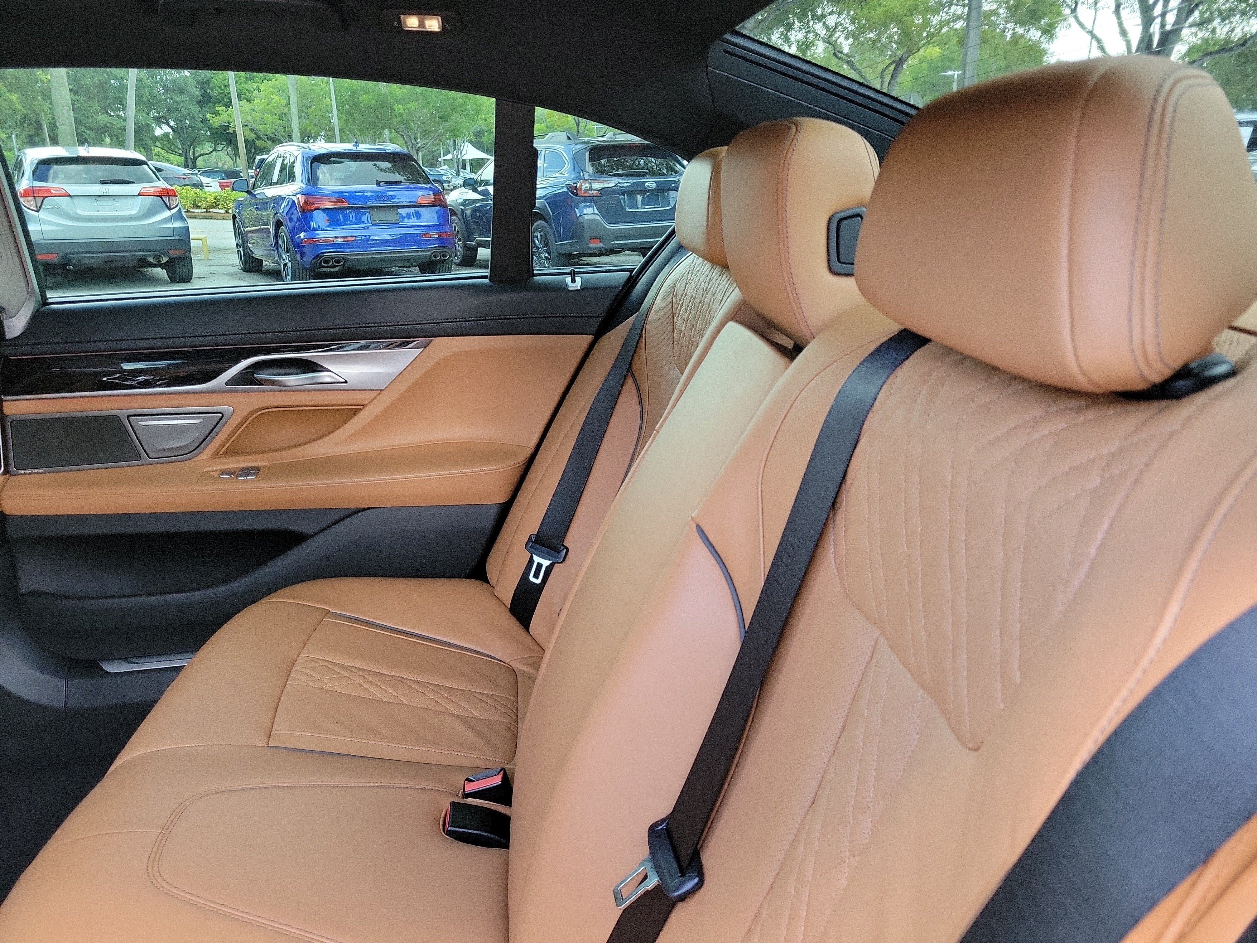 Used 2022 BMW 740i w/ M Sport Package RWD image 8