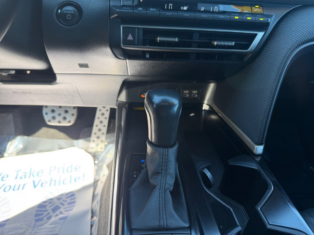 Used 2025 Toyota Camry SE FWD image 11