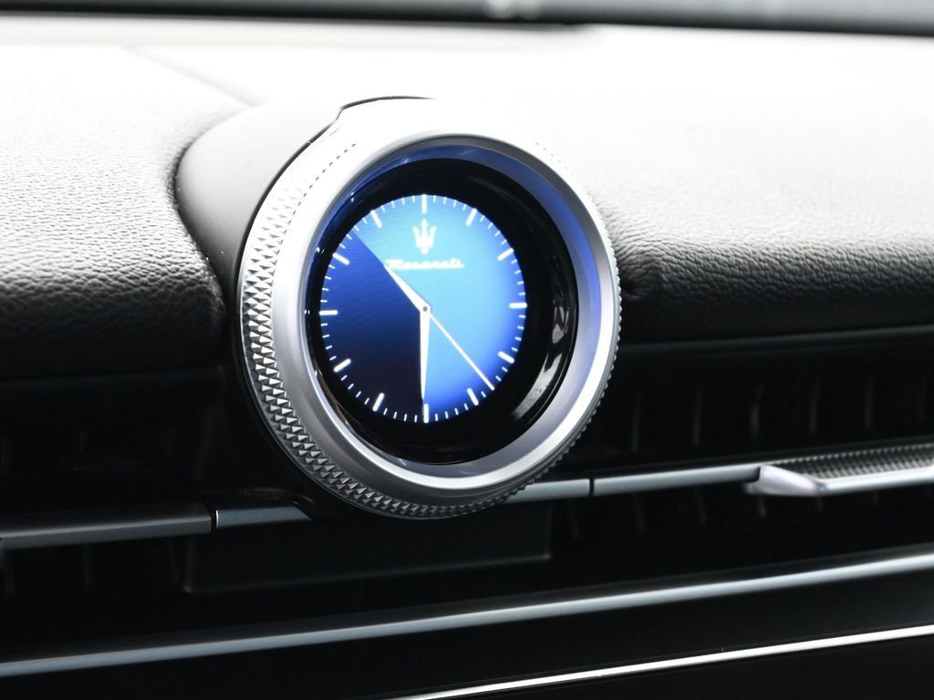 Used 2024 Maserati Grecale GT image 27