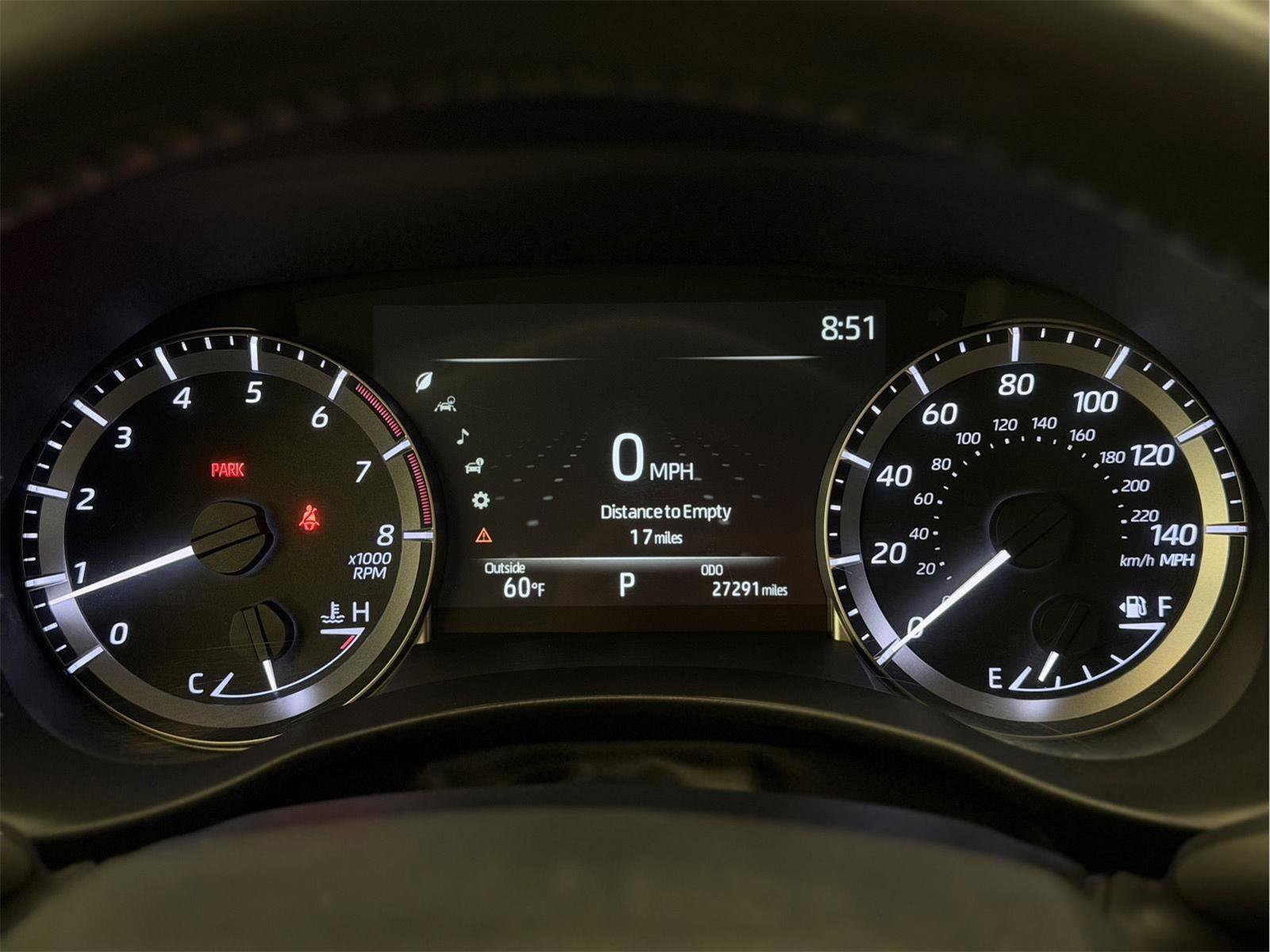 Used 2023 Toyota Highlander XLE AWD/4WD image 9