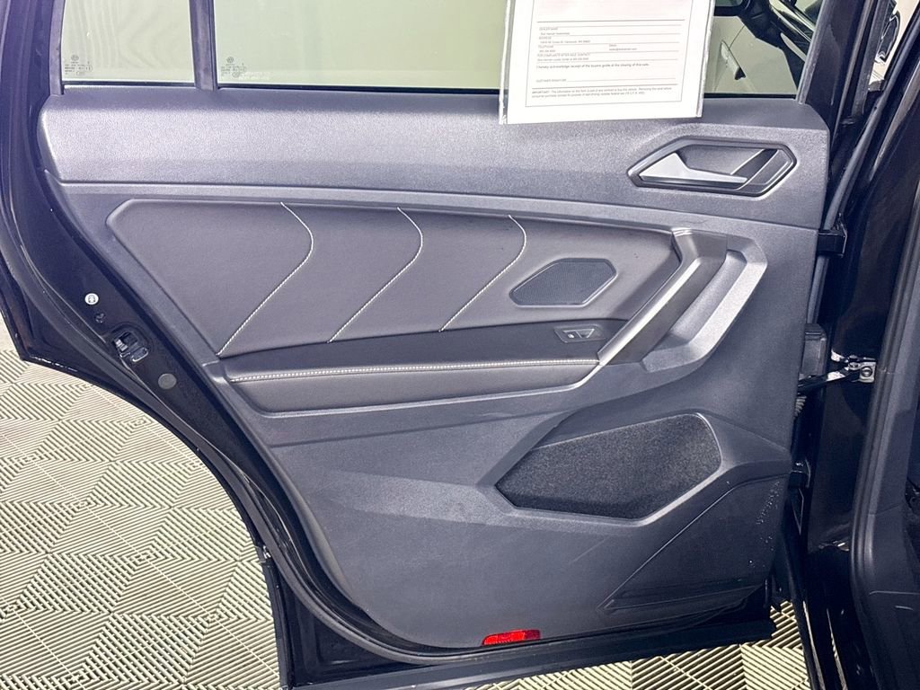 Used 2022 Volkswagen Tiguan SE image 19
