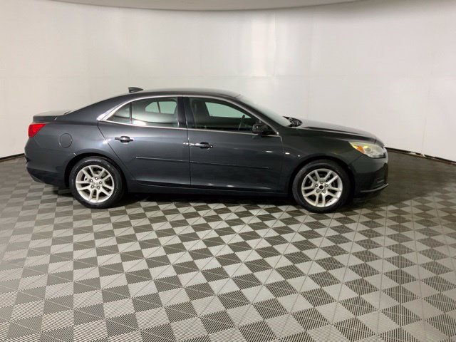Used 2015 Chevrolet Malibu LT w/ Power Convenience Package FWD image 5