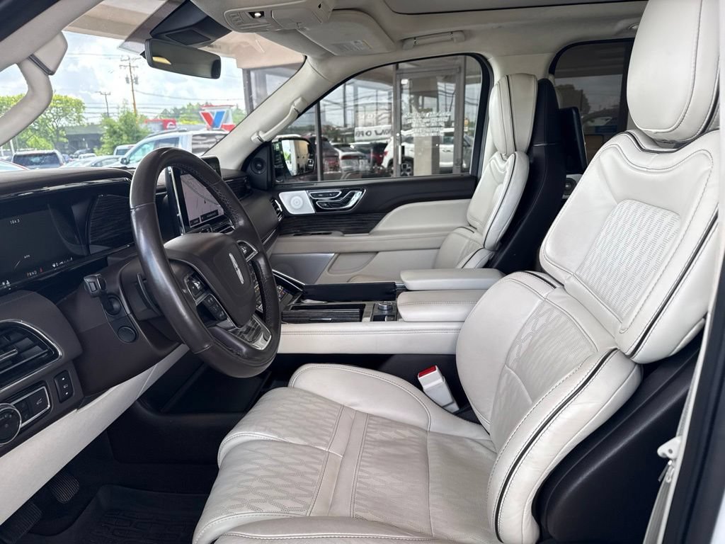 Used 2020 Lincoln Navigator Black Label w/ Cargo Convenience Package AWD/4WD image 10