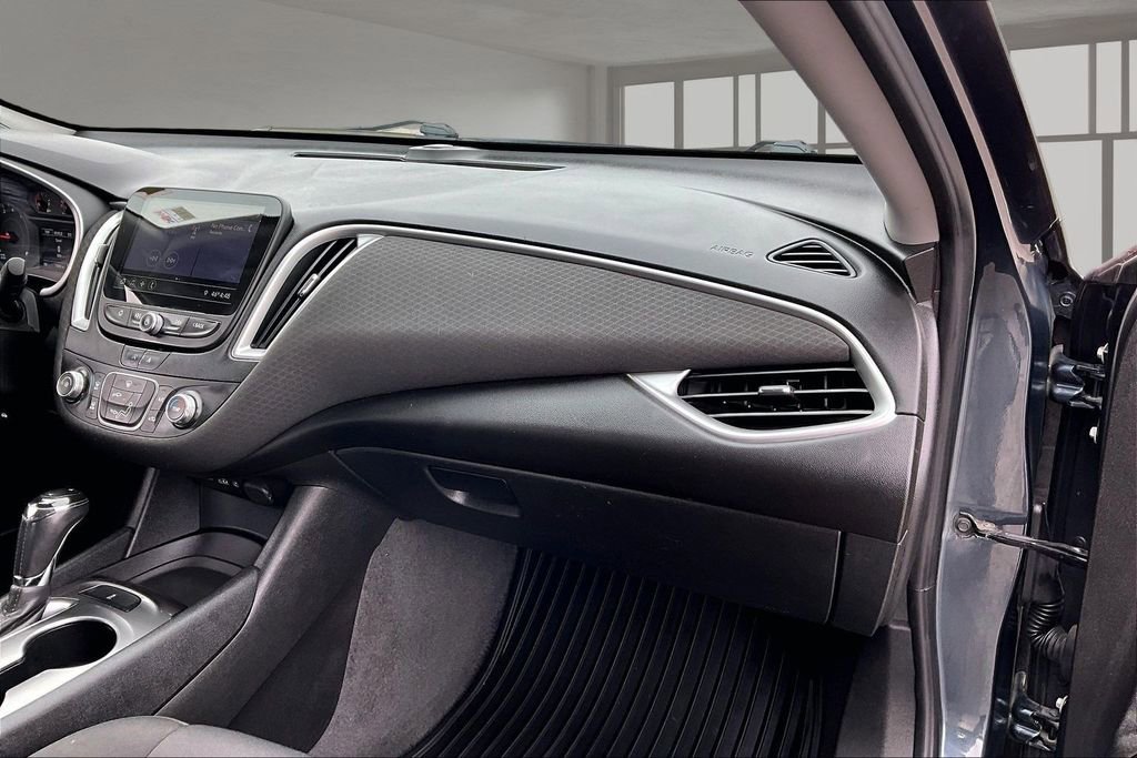 Used 2020 Chevrolet Malibu RS w/ LPO, Convenience Package 2 image 25