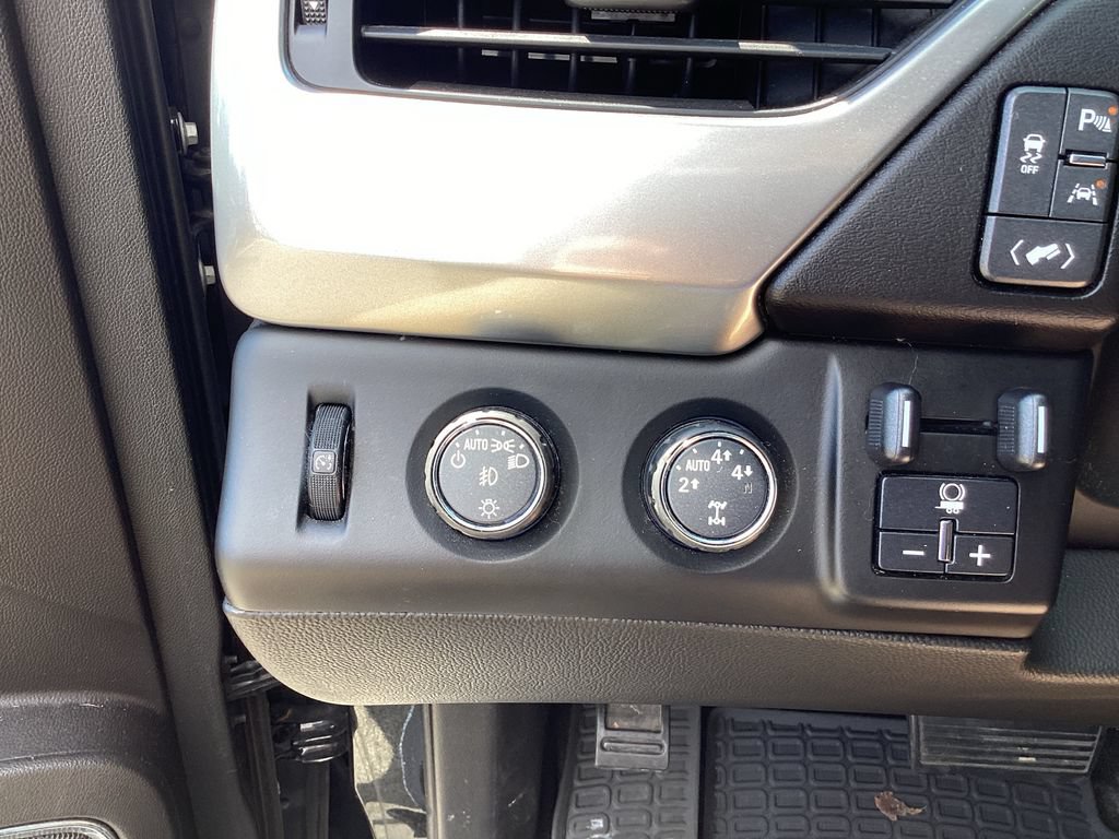 Used 2016 Chevrolet Tahoe LTZ AWD/4WD image 37
