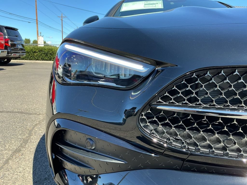 New 2027 Mercedes-Benz CLE 450 4MATIC Coupe image 3