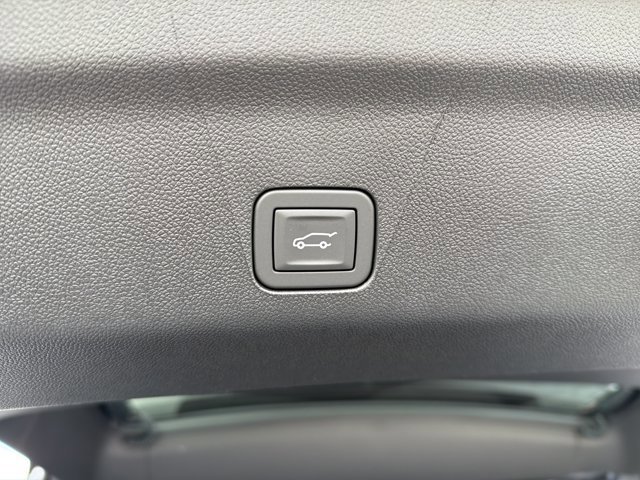 New 2026 Chevrolet Suburban LT image 35