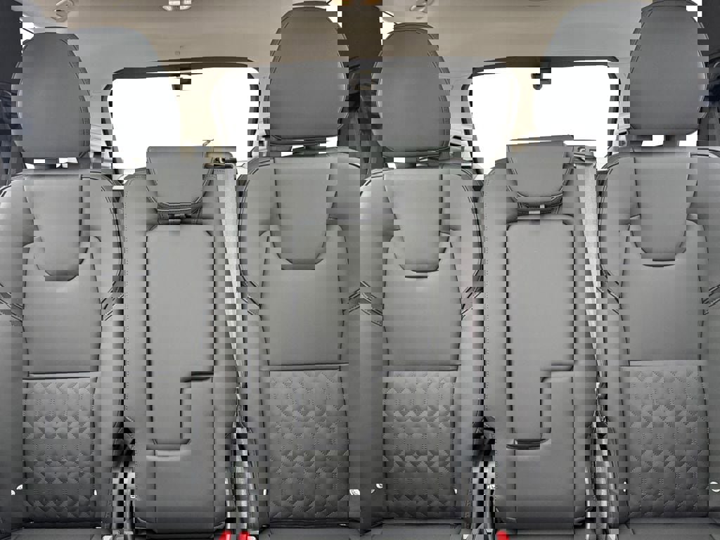 New 2026 Volvo XC90 B5 Core w/ Protection Package Premier image 21