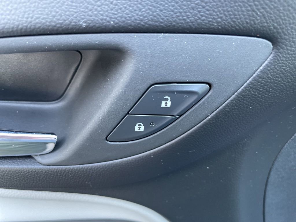 Used 2024 Chevrolet Equinox LS w/ Sport Edition image 12