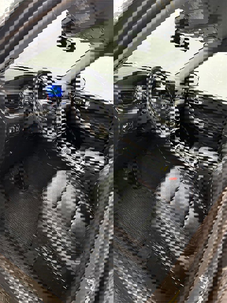 Used 2021 Ford Explorer XLT w/ Equipment Group 202A image 10