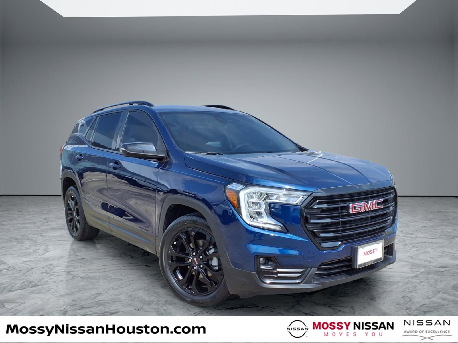Used 2022 GMC Terrain SLT w/ Elevation Edition image 1
