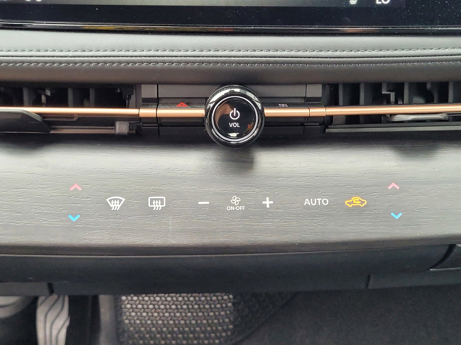 Certified 2024 Nissan Ariya FWD image 13