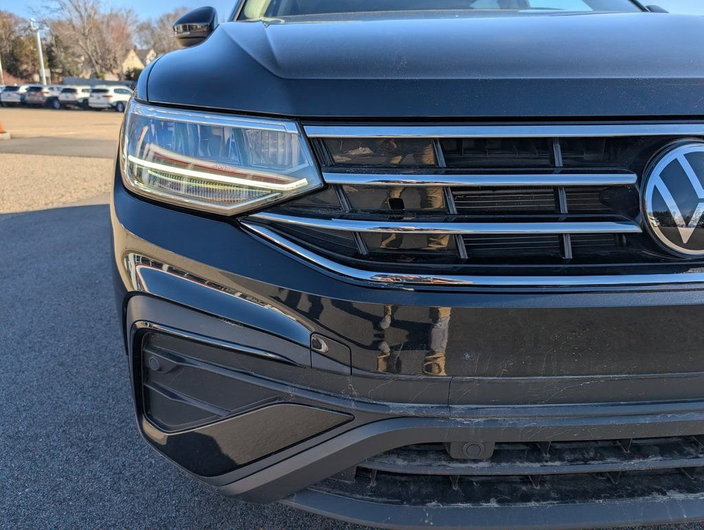 Used 2023 Volkswagen Tiguan SE image 10