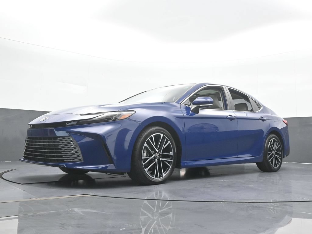 Used 2025 Toyota Camry XLE FWD image 54