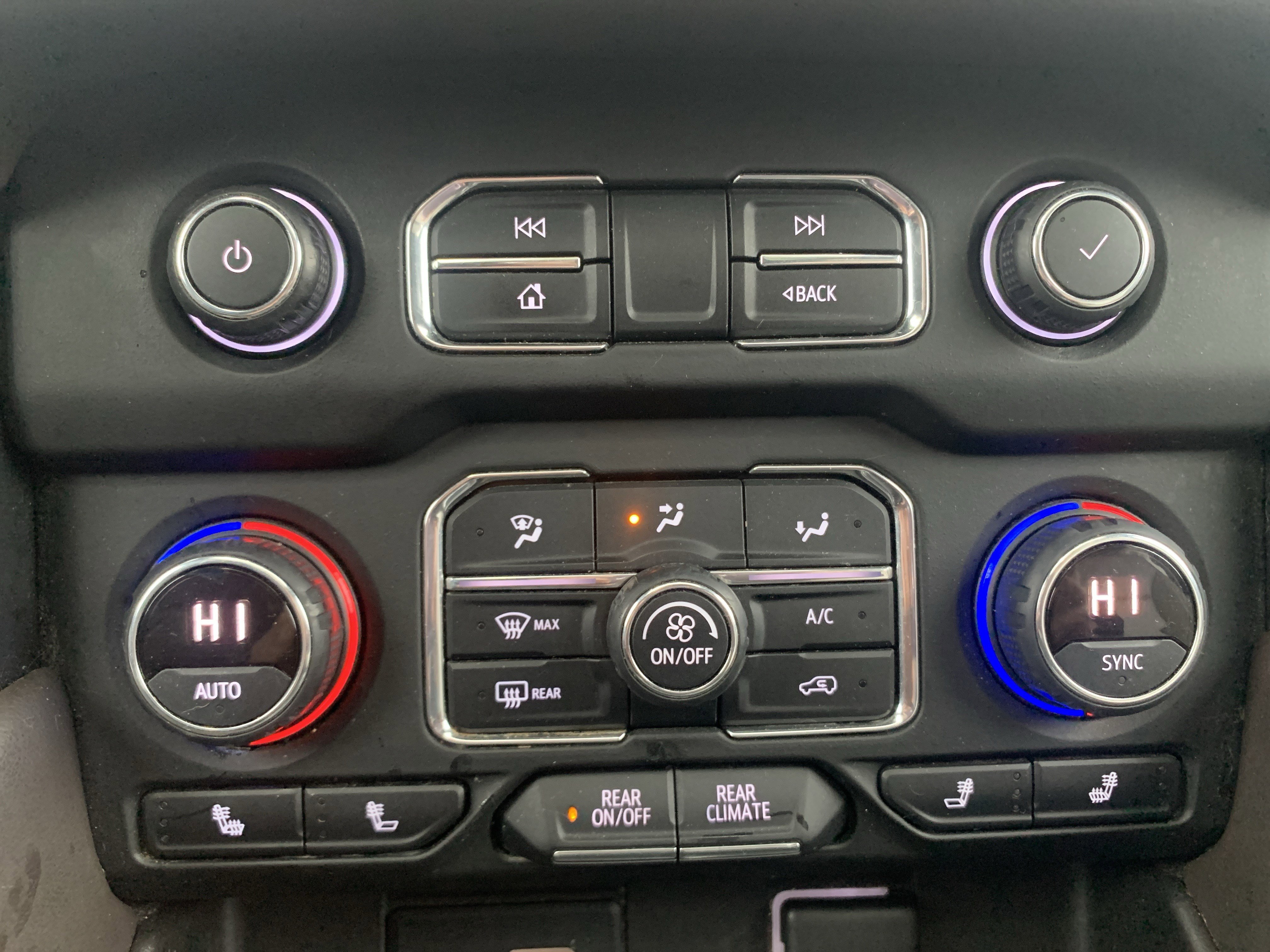 Used 2021 Chevrolet Tahoe Z71 w/ Z71 Off-Road Package image 29