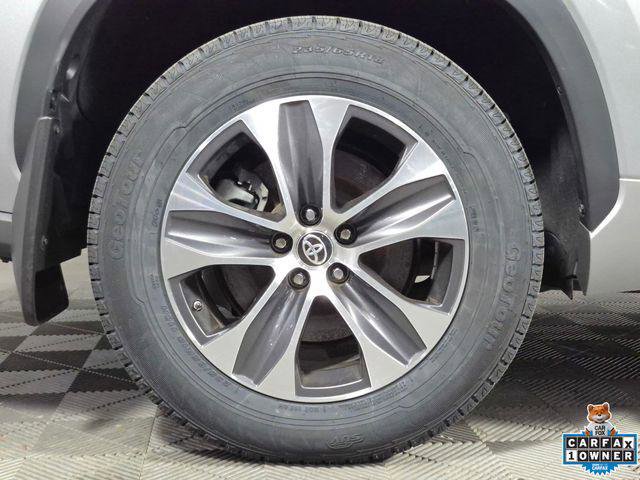 Certified 2024 Toyota Highlander XLE AWD/4WD image 30