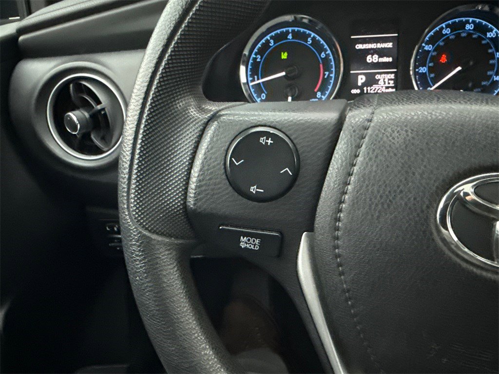 Used 2017 Toyota Corolla LE image 24