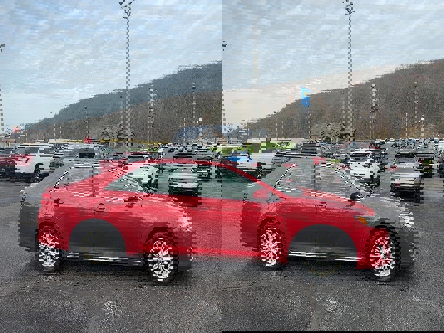 Used 2012 Toyota Camry XLE w/ Leather Pkg image 3