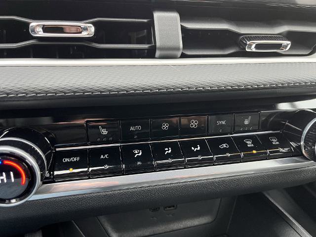 New 2026 Chevrolet Equinox LT w/ Convenience Package II image 17