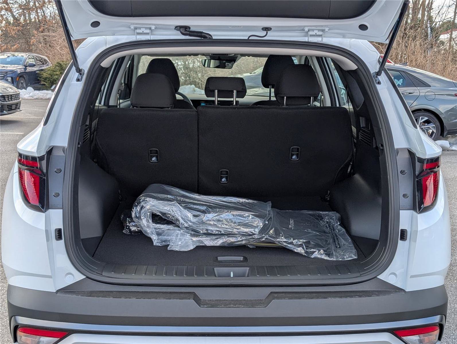 New 2026 Hyundai Tucson Blue SE w/ Tow & Go Package AWD/4WD image 9