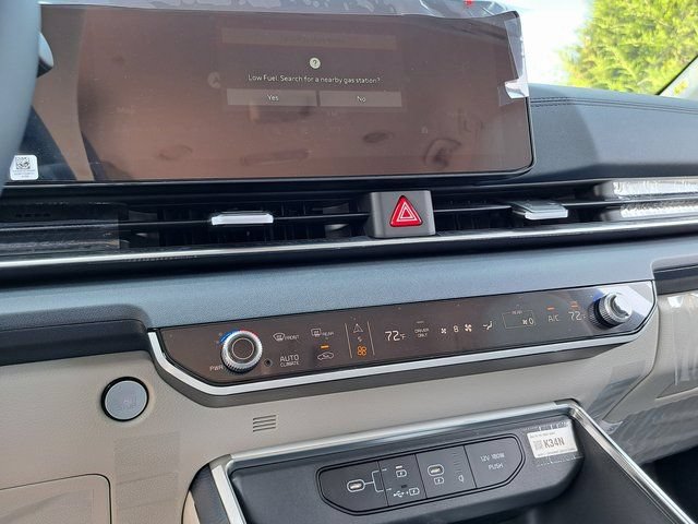 New 2026 Kia Carnival EX FWD image 10
