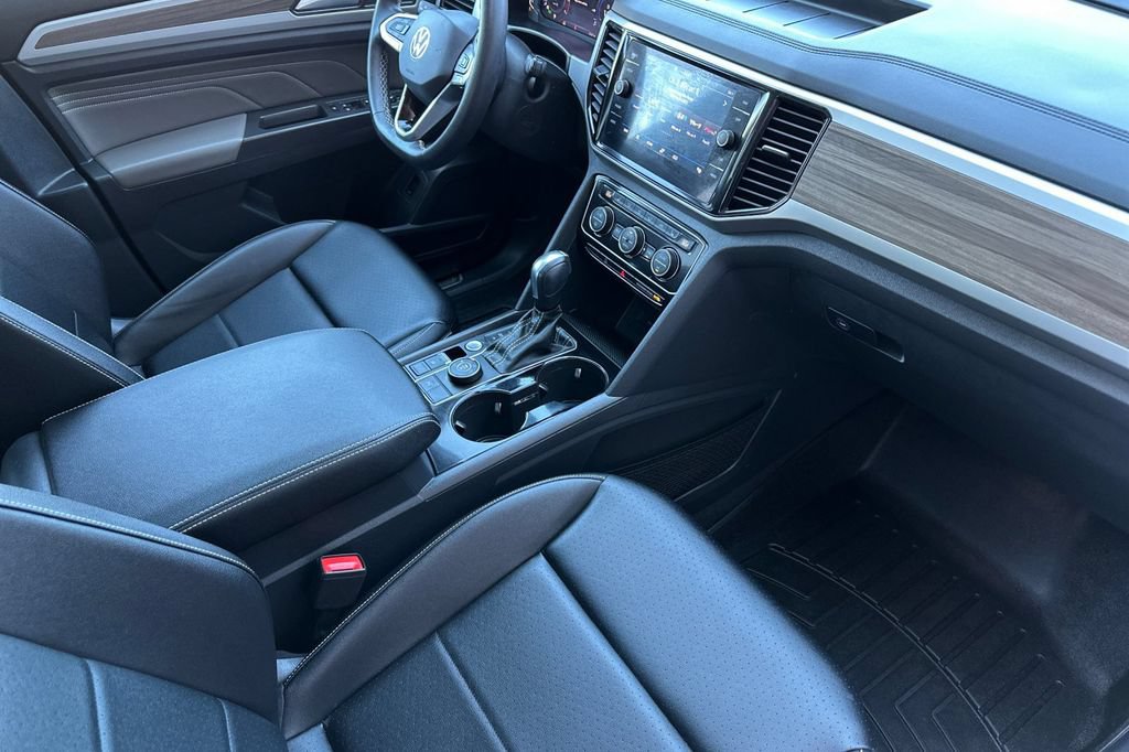 Used 2023 Volkswagen Atlas SEL AWD/4WD image 17