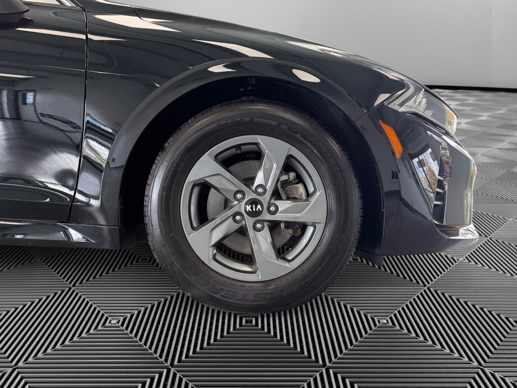 Used 2021 Kia K5 LX image 10