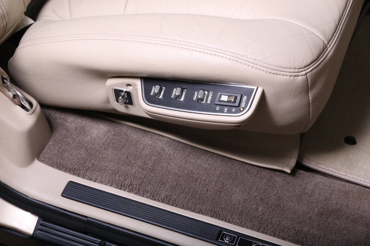 Used 1994 Cadillac Fleetwood Brougham RWD image 80