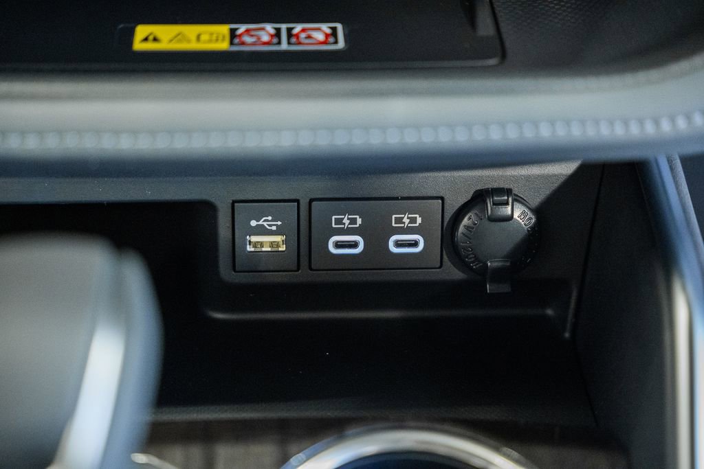 New 2026 Toyota Highlander Platinum image 28