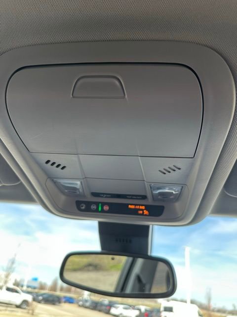 Used 2020 GMC Terrain SLE w/ Driver Convenience Package image 32