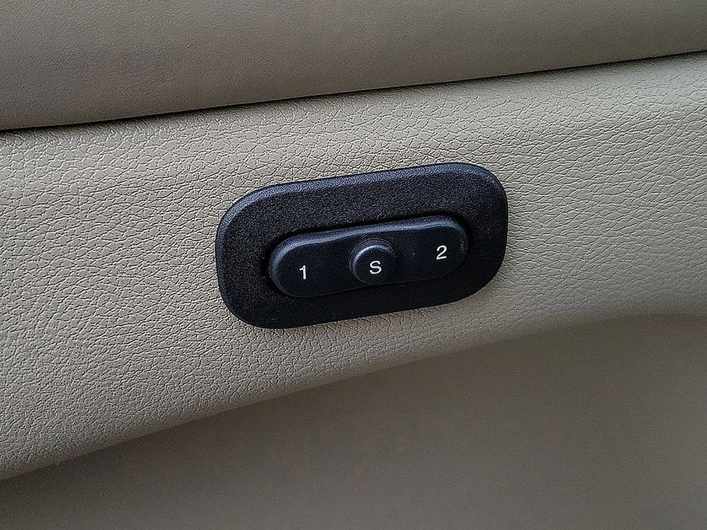 Used 2019 Jeep Grand Cherokee Overland image 31