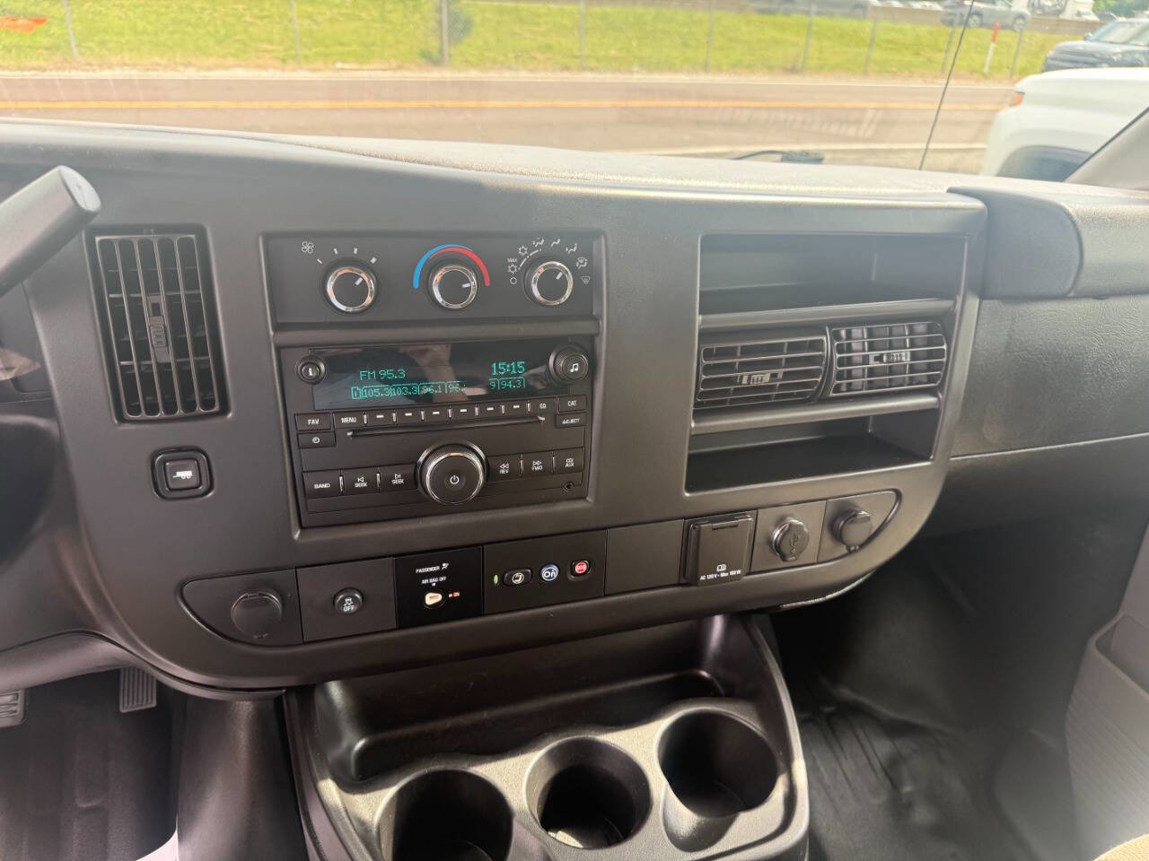 Used 2018 Chevrolet Express 3500 LT w/ LT Preferred Equipment Group RWD image 11