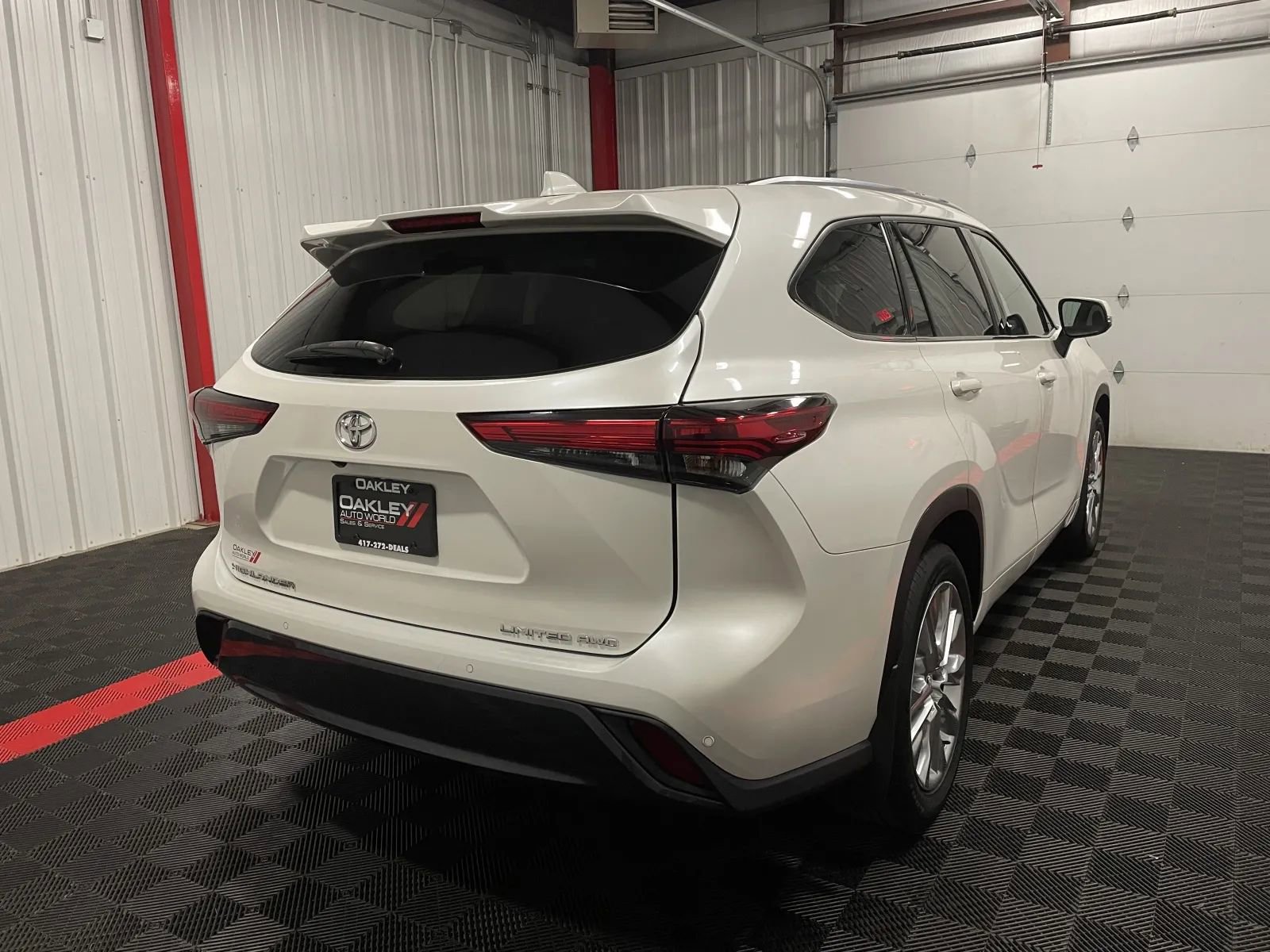 Used 2020 Toyota Highlander Limited image 18