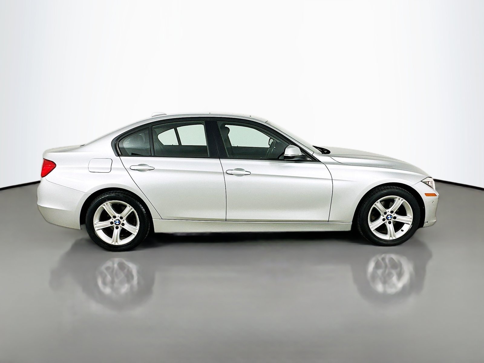 Used 2014 BMW 328i xDrive Sedan AWD/4WD image 4