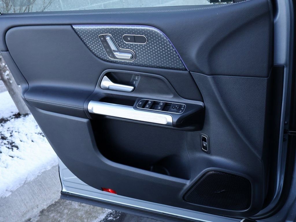 Certified 2025 Mercedes-Benz GLB 250 4MATIC image 37